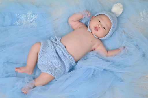 安阳宝宝睡迷糊了才肯吃奶 安阳宝宝睡迷糊了才肯吃奶